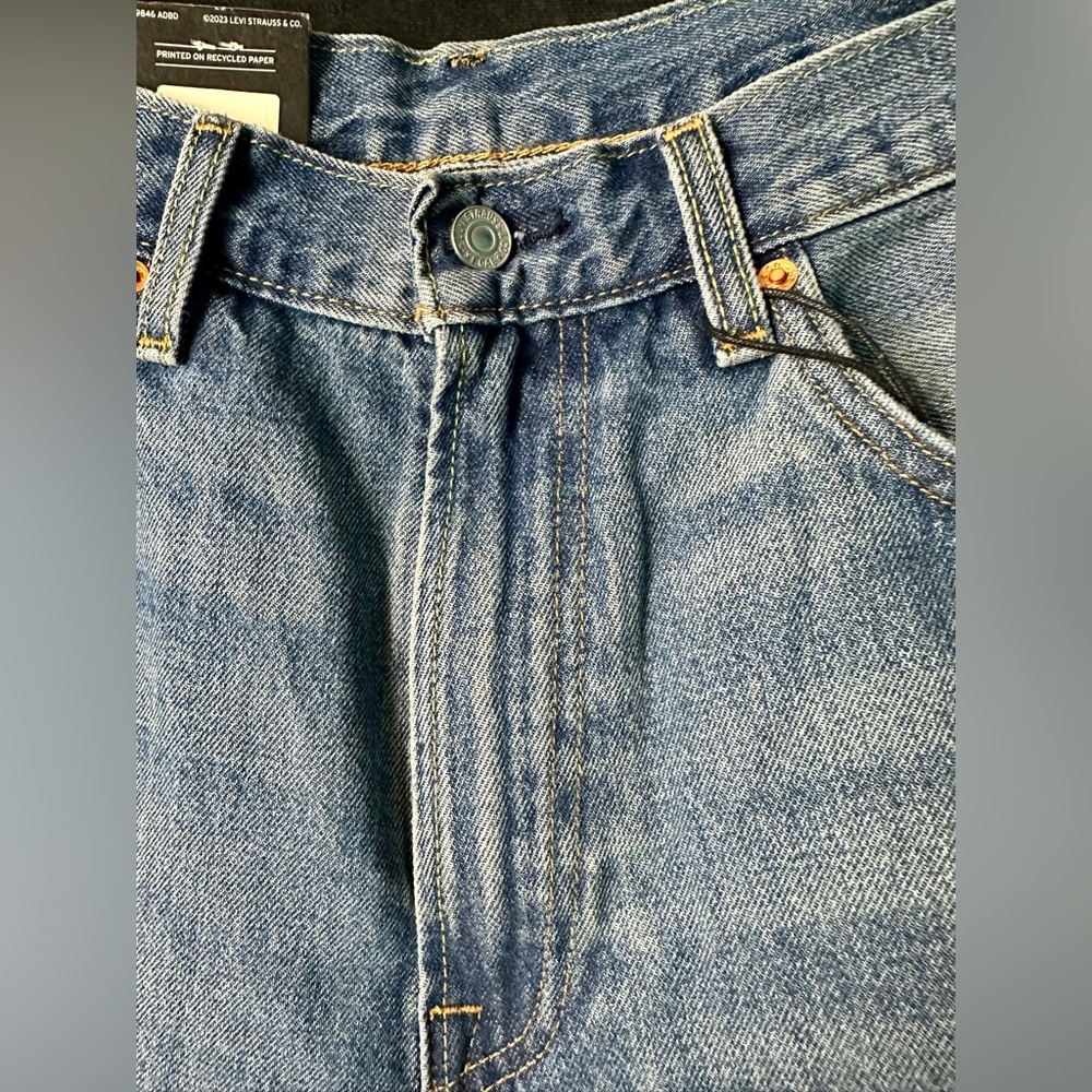 Levi’s 1961 551 z
Size 34x30 - Picture 3 of 16